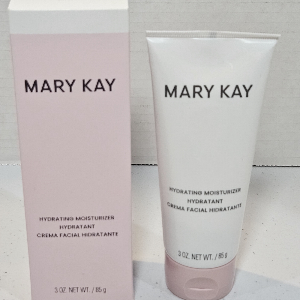 Mary Kay Hydrating Moisturizer. Normal To Dry Skin.
